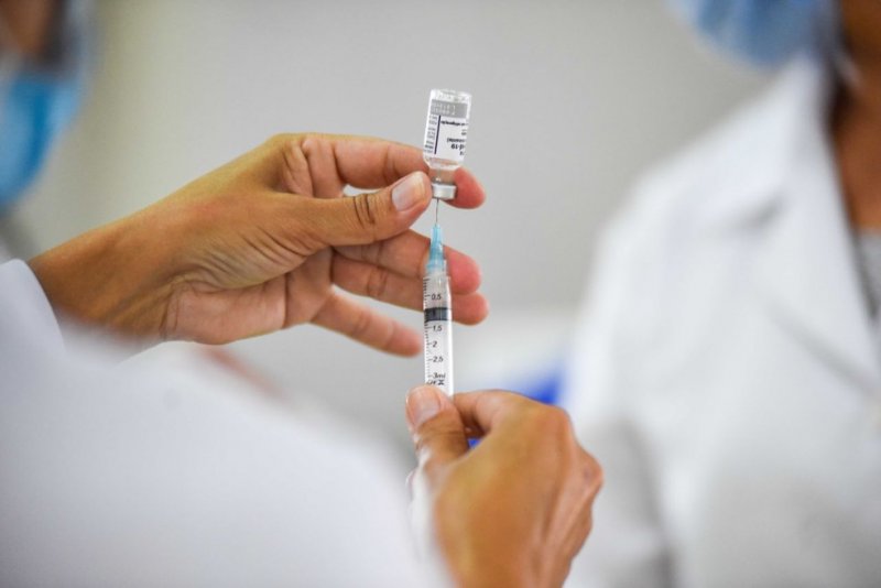 CRF-AM ingressa com mandado de segurança para garantir vacinação de farmacêuticos